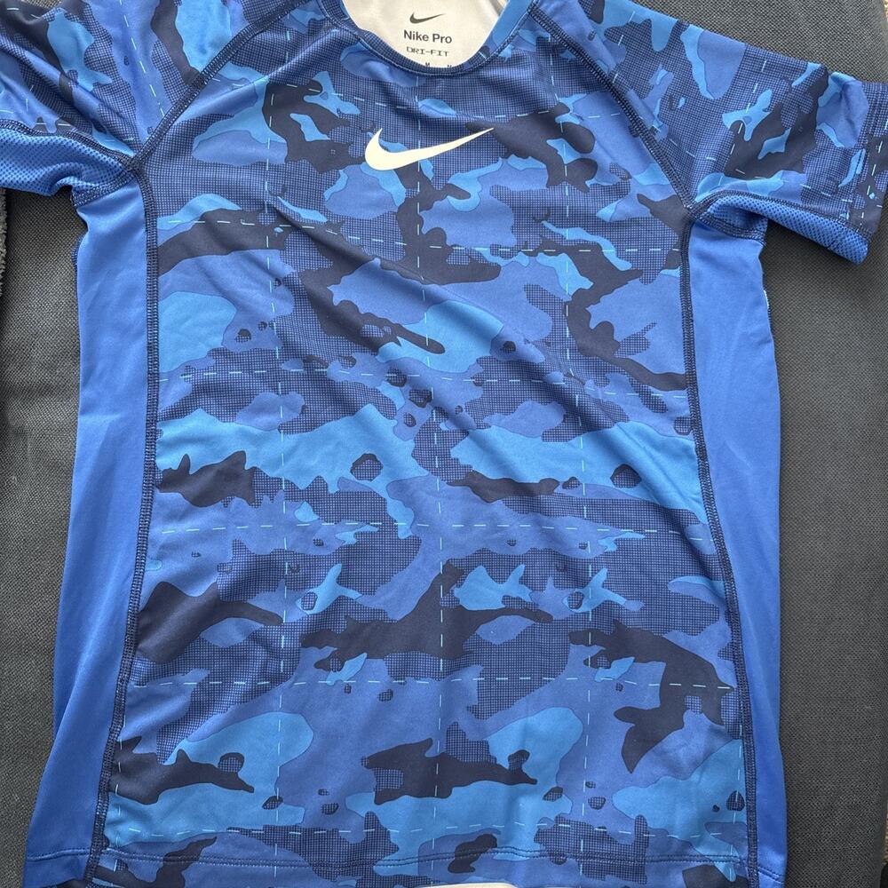 Nike Dri-FIT Youth Athletic Shirt – Blue Camo – Size Medium (M)
